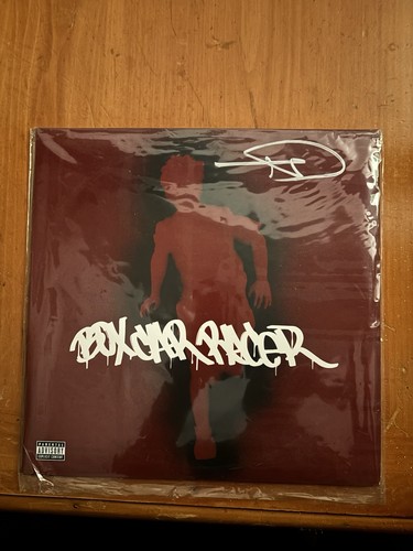 Tom delonge autographed - delonge,