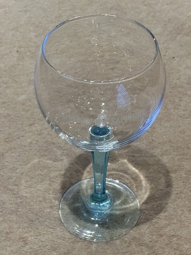 Bombay sapphire gin - 1,