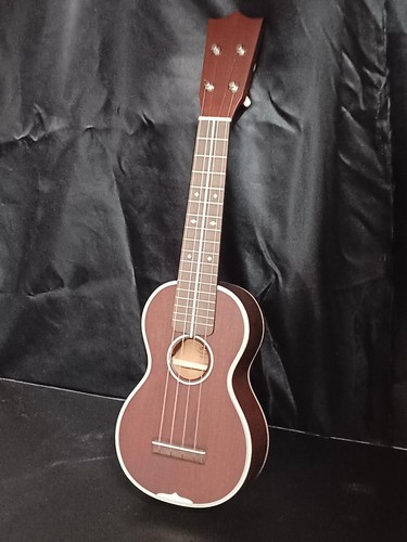 Martin style cherry ukulele - 3,
