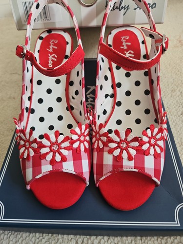 Brand new red - brand, shoo