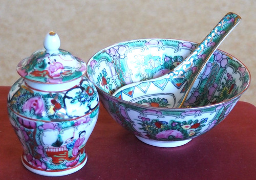 Colourful chinese porcelain - colourful,