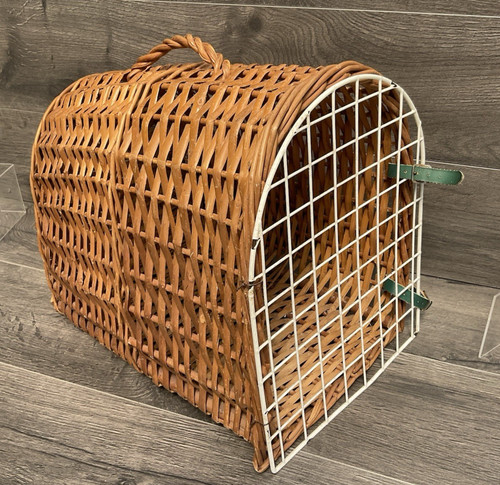 Vintage wicker basket pet - vintage,