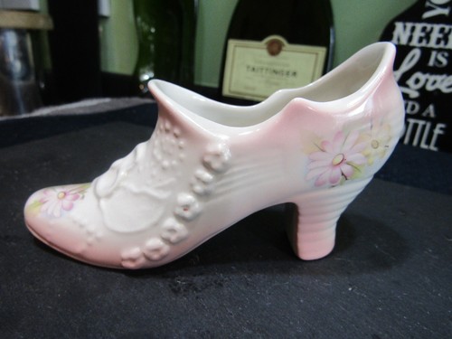 Pretty vintage old - a,