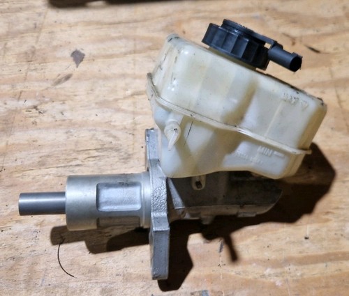 Bmw e92 brake - master, cylinder