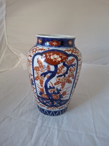 Antique imari vase - japan, meiji