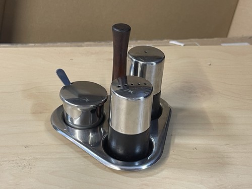 Stainless and wood cruet - wood,