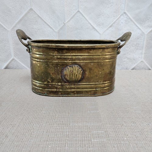 Vintage solid brass clamshell - solid,