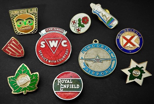 Vintage pin badge medallion - vintage, /