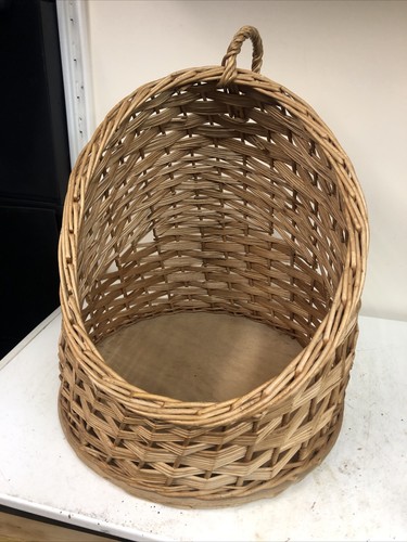 Vintage wicker basket pet - vintage,