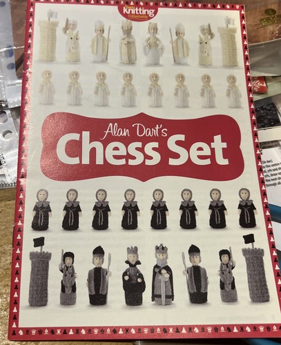 Alan dart chess set olde - set,