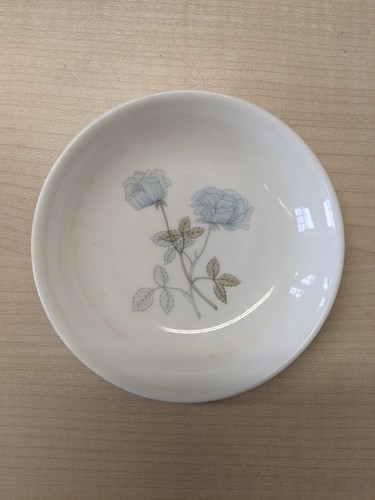 Wedgwood ice rose - ice,