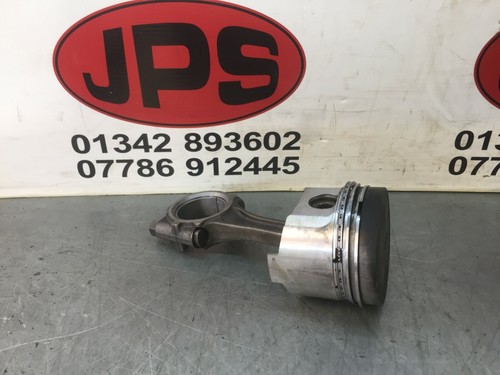 Piston with con rod kn781 - with,