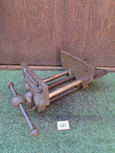 Vintage record vice quick - record,