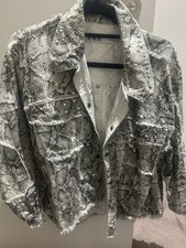 Women’s Brand New Zara Snake Skin Effect Studded Denim Jacket/shirt Size M