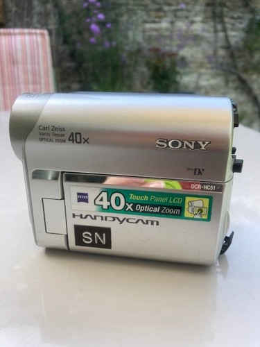 Sony silver handycam dcr hc51e - handycam, dcr-hc51e
