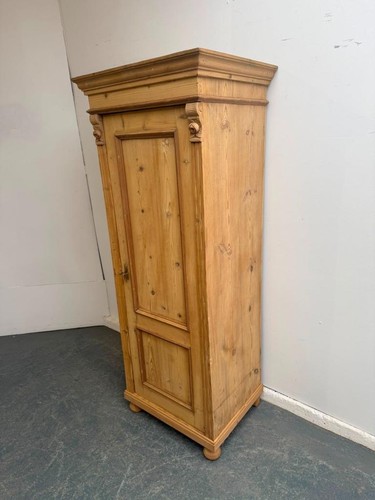 Low wide cottage antique - low,