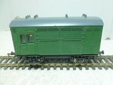 Lima 305628 OO Gauge Horse Box Southern Green