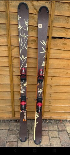 Vintage rossignol scratch skis - rossignol,