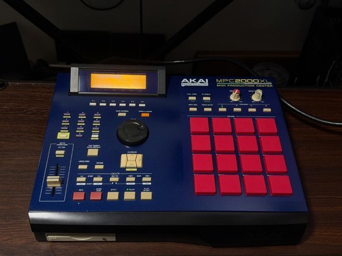 Akai mpc2000xl sampler - mpc2000xl,