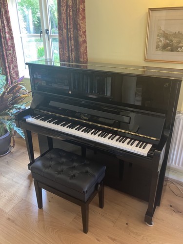 Boston 126 upright piano - upright,