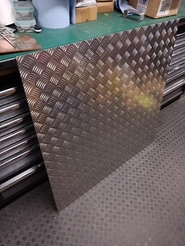 Aluminium chequer tread plate - aluminium,