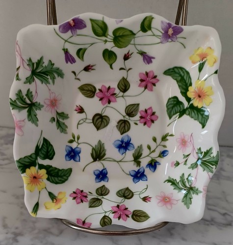 Queen china small dish - small,