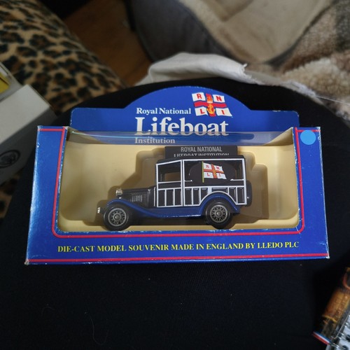 Lledo royal national lifeboat - national,