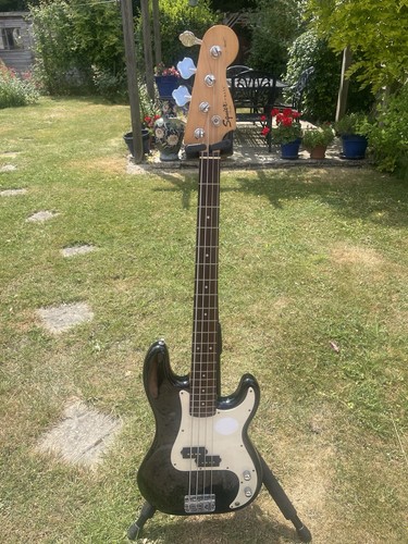 Squire precision bass - squire,