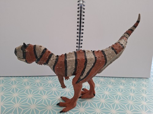 Schleich majungasaurus with - majungasaurus,