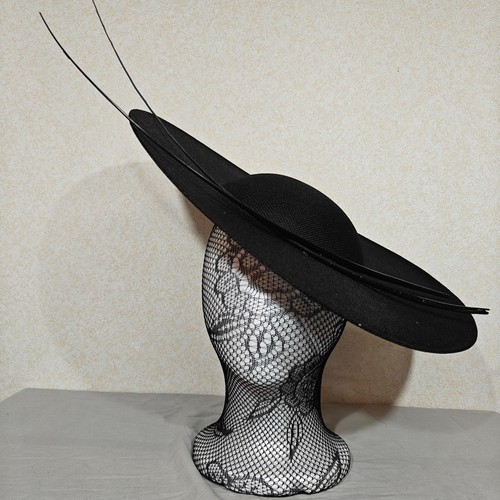 Black large fascinator ostrich - black,