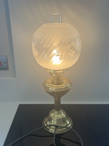 Vintage victorian oil lamp - oil,