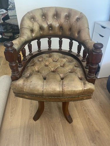 Vintage chesterfield style - vintage,