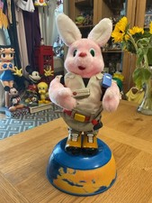 Duracell Ultra Globetrotter Bunny vintage Rabbit with rotating working base 
