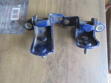 door hinges for a Toyota