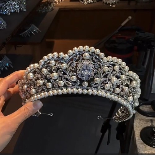 7cm tall classical crystal - 7cm, cz