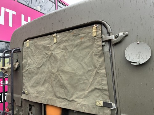 Land rover defender rear door - rear,