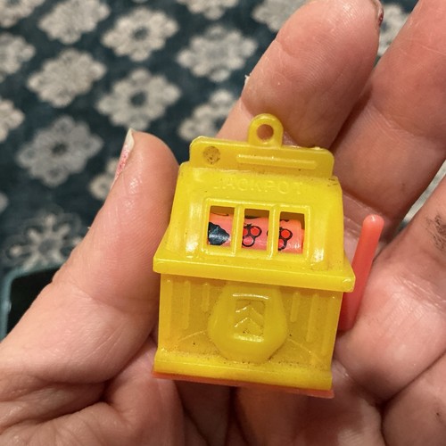 Vtg plastic slot - plastic, one