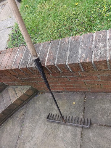 Heavy duty rake with wooden - duty,
