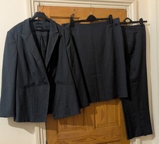 3 Piece Papaya Collection Ladies Grey Suit Set. Blazers 20, Trousers & Skirt 18.