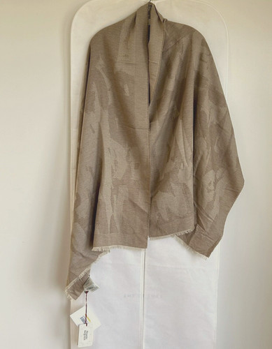 Nwt alexander mcqueen - nwt,