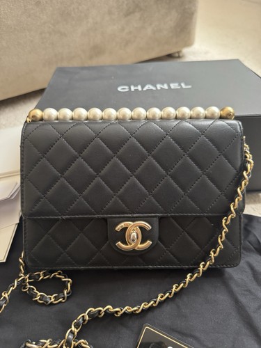 Chanel black chic pearl - chic,