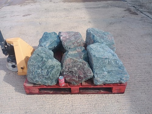 Large granite garden - ,