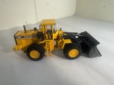 Joal Compact Volvo BM L330C BTP Loader 1:50 Scale Construction Model Farm Truck