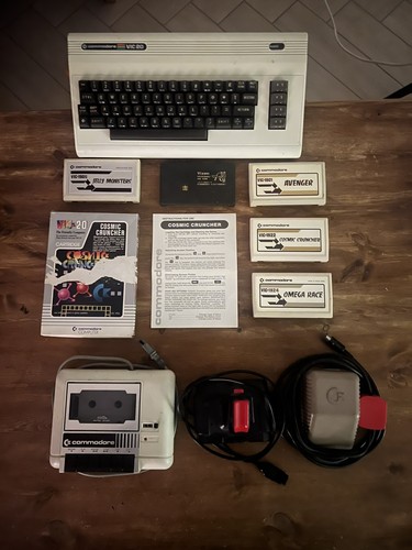 Commodore vic datasette - -,