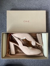 Chie Mihara Suede Sling Back Heel, Size 40. Beautiful Unworn Pale Blush Suede.