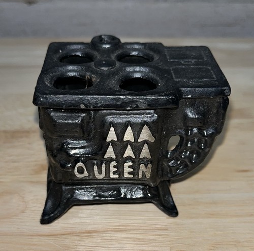 Vintage queen mini miniature - vintage,