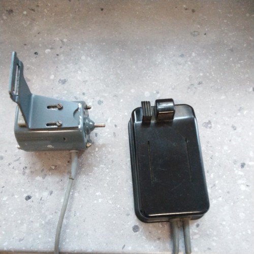 Sewing machine motor foot - ,