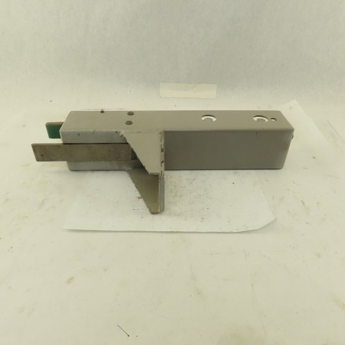 Pneumatic gripper assembly - pneumatic,