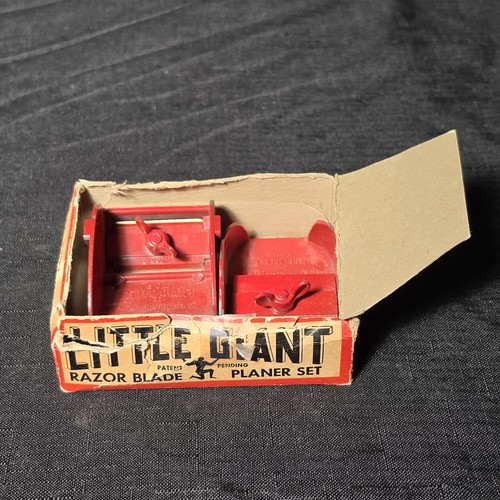 Vintage little giant razor - little,