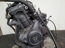 TRIUMPH TIGER 800  ENGINE